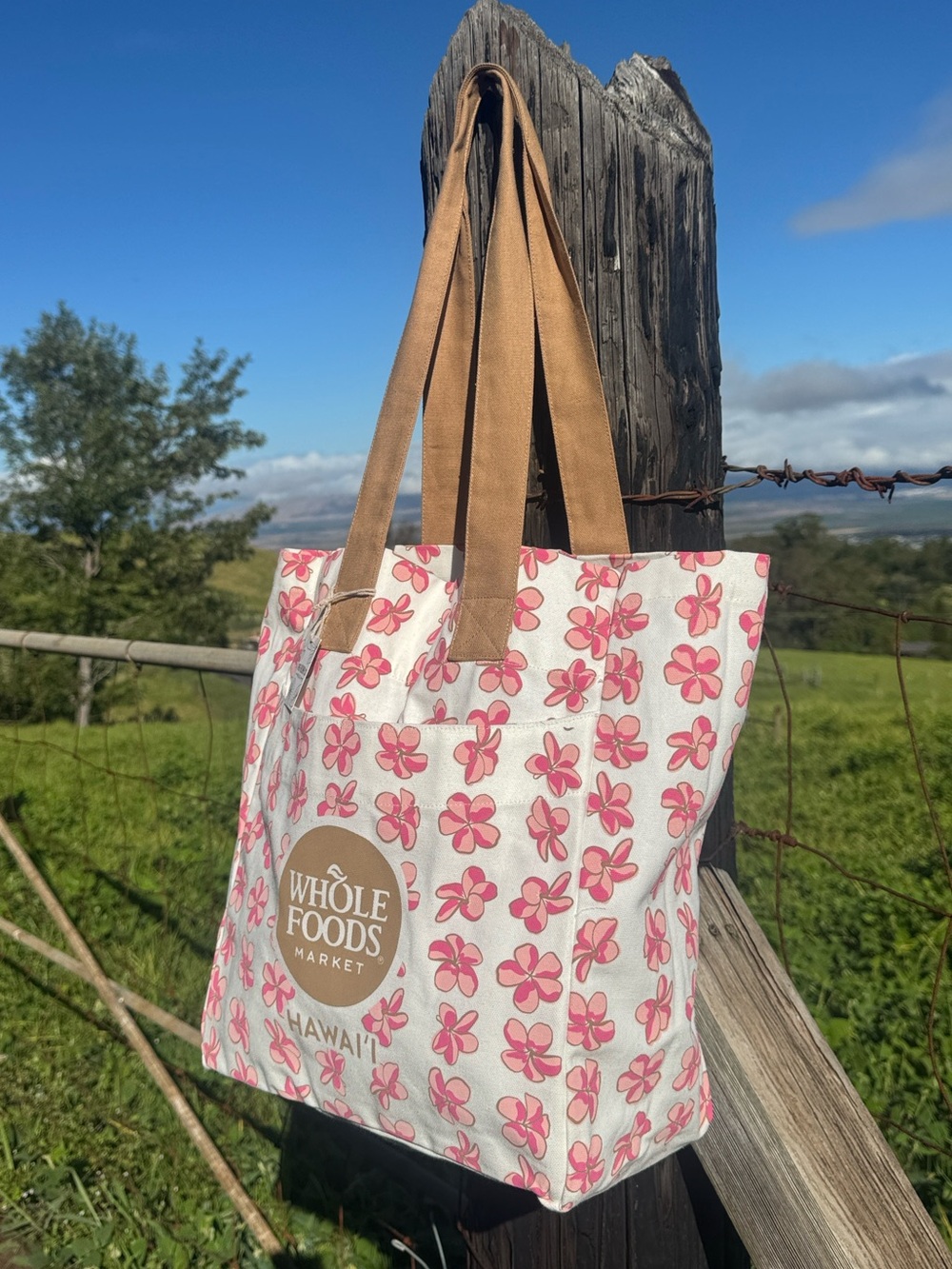 NWT Whole Foods Tag Aloha Pink Plumeria Hawaii Exclusive Large Tote Bag - Picture 3 of 7